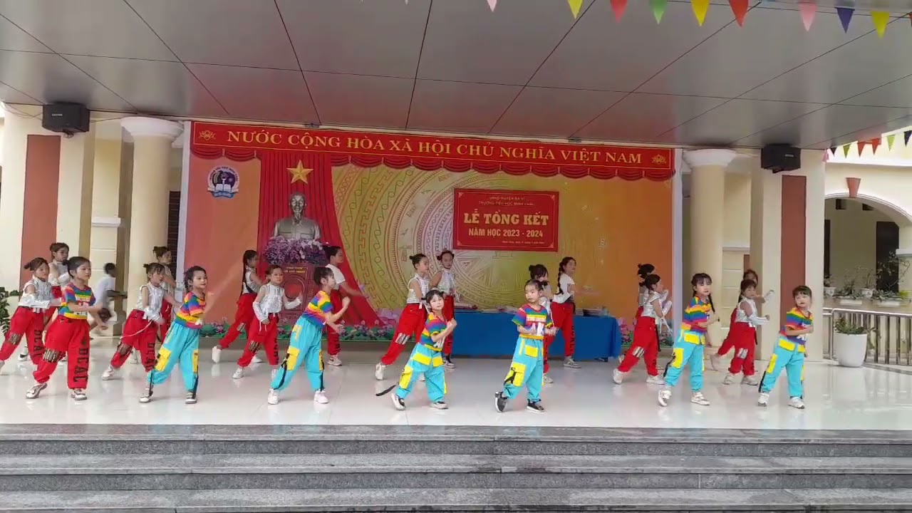Kỉ niệm sóc sang trường mẹ.