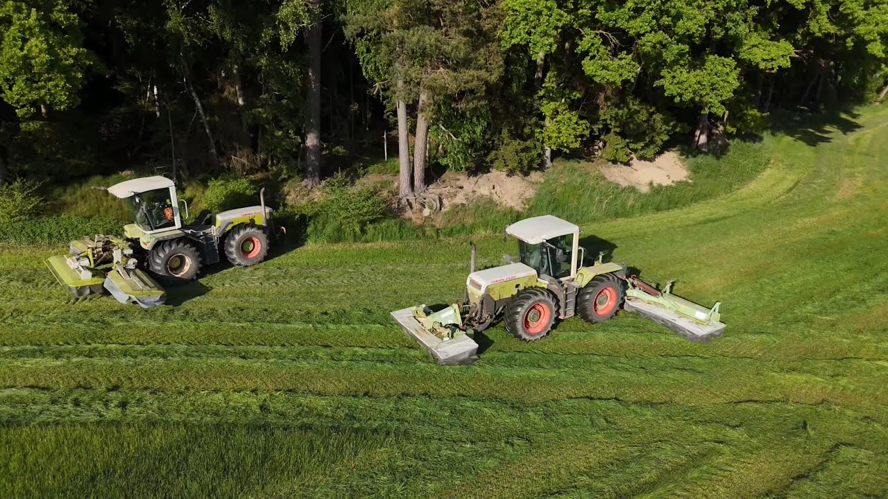 1. Grasschnitt 2025 mit zwei Xerion