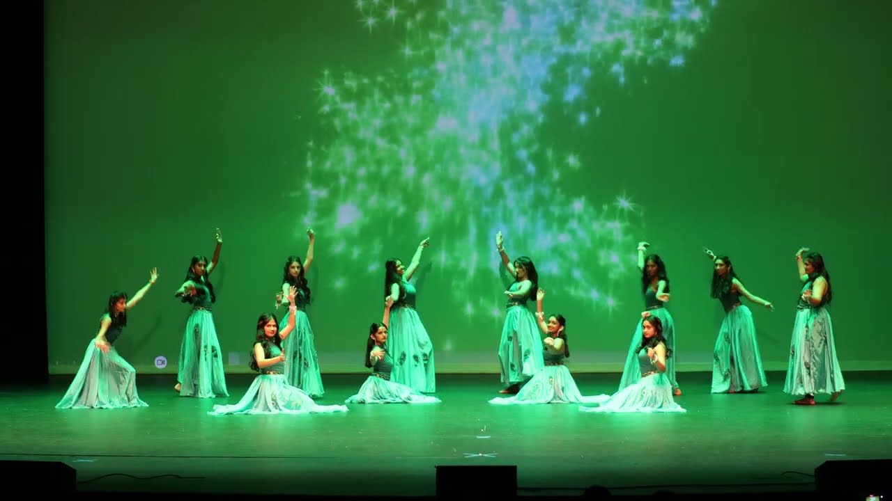 Roop Suhana lagta hai dance performance