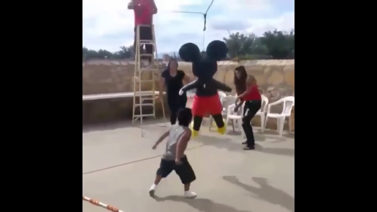 "Si Te Ríes Pierdes Nivel Dios!! | Humor Caliente §