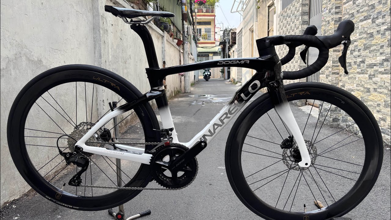 Pinarello f14 giá 34 tr 500. Sơn 0937009995