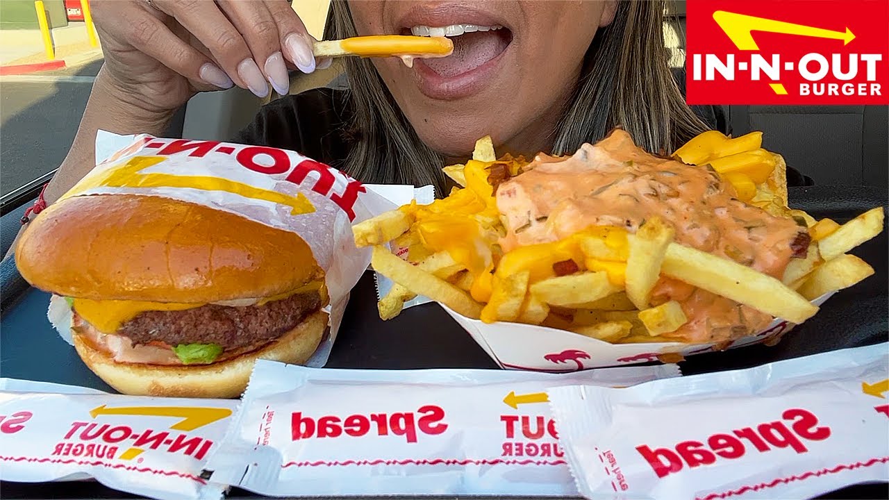ASMR EATING IN N OUT ANIMAL STYLE FRIES*CHEESEBURGUER CAR MUKBANG (EATING SOUNDS)