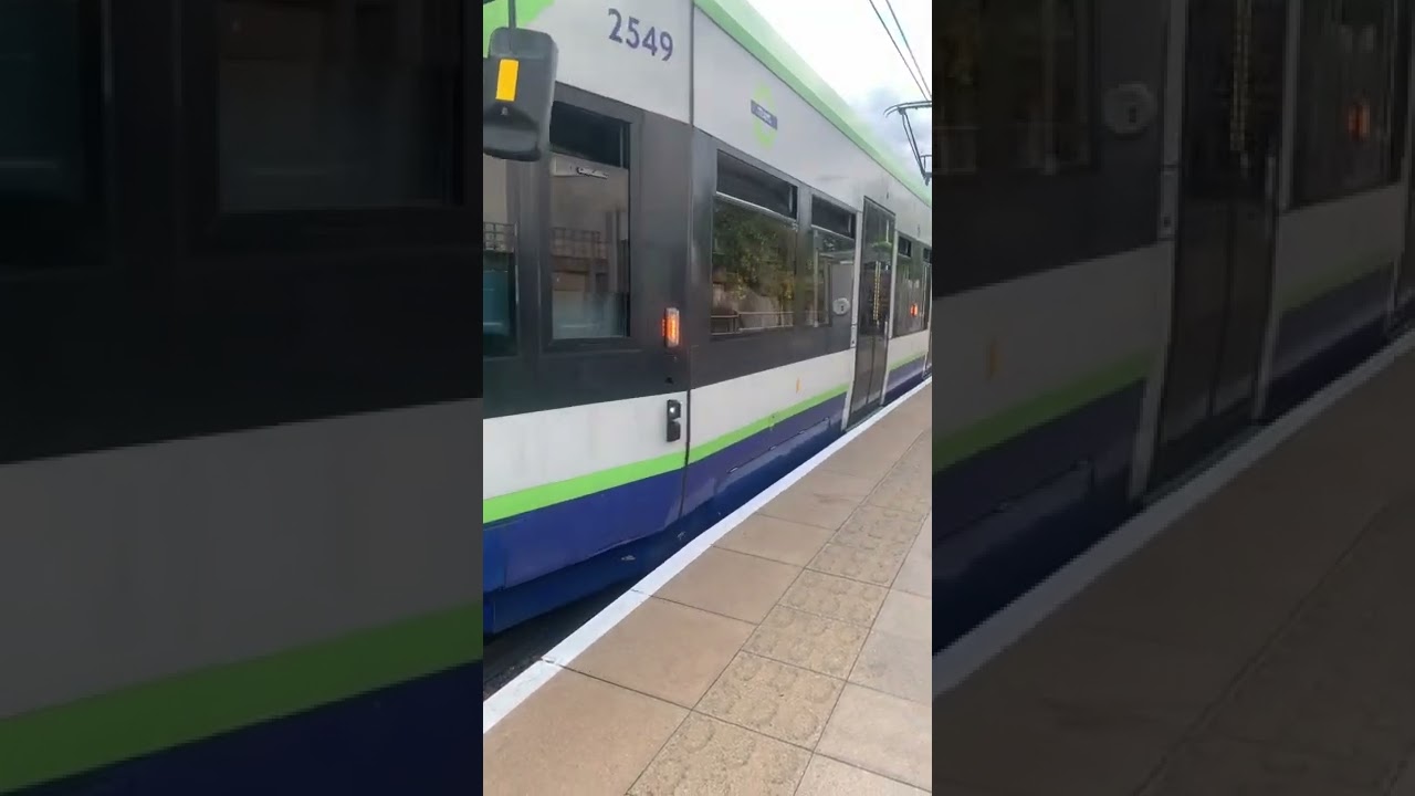 London Tramlink service departs Dundonald Road for Elmers End