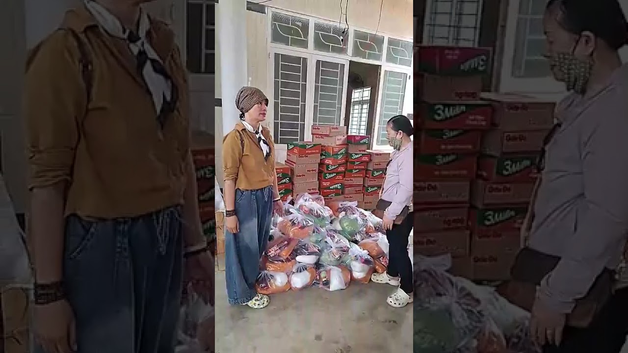 Từ thiện cho bà con