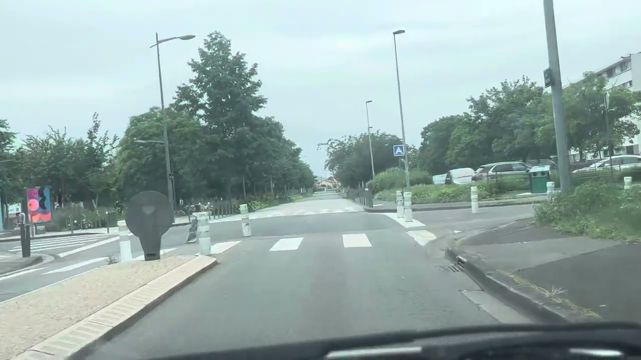 جولة في أحد المدن الجبلية في فرنسا 🇫🇷 الطبيعة فيها ماشاءالله ☝️🌹