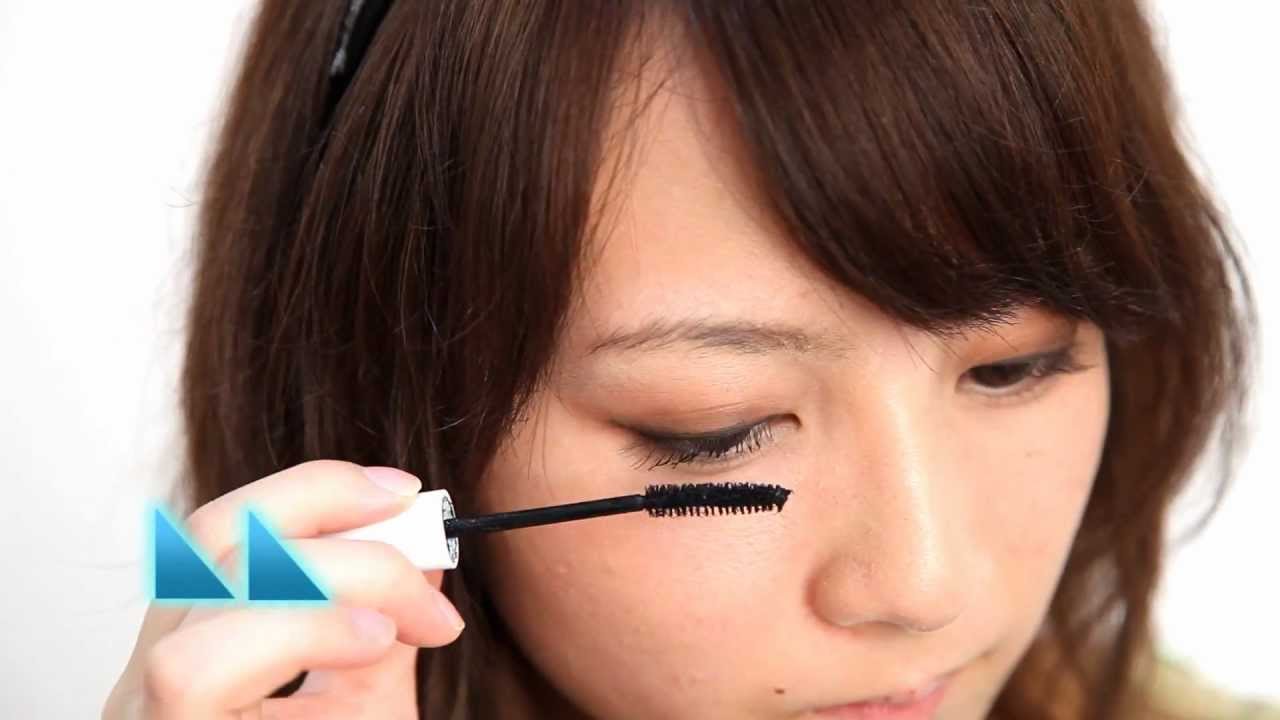 Make-up tutorial, such as 