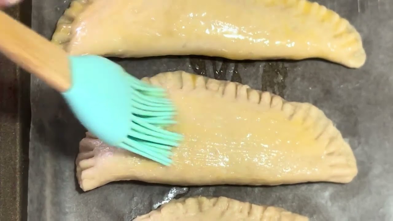 Empanadas de cajeta mermelada de fresa y queso Filadelfia 