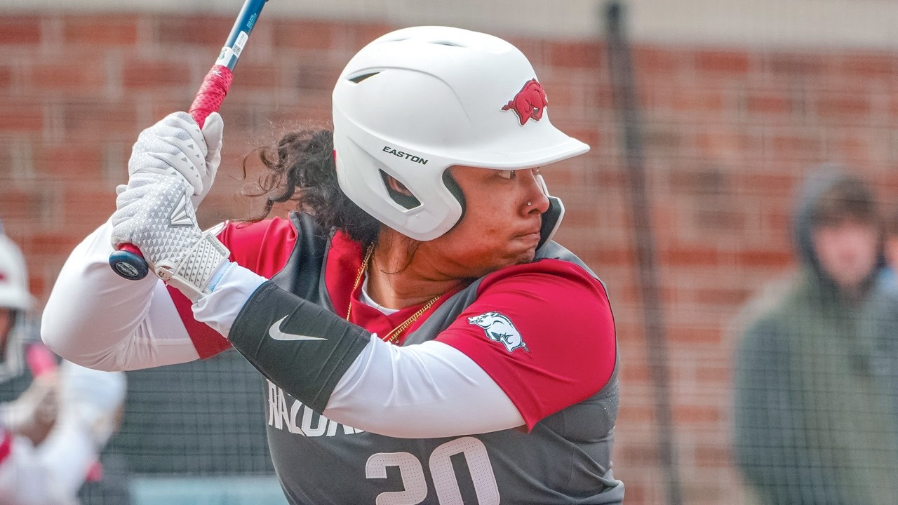 Razorbacks' Cam Harrison, Tianna Bell previews trip to Texas