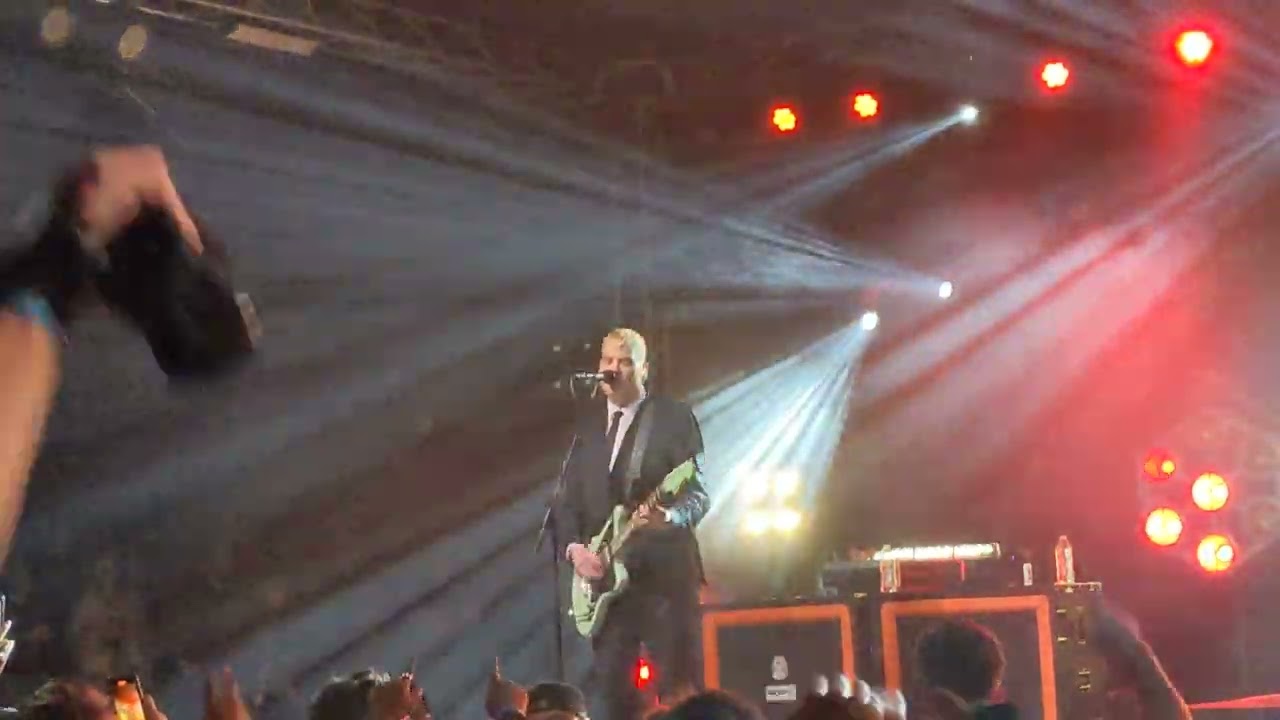 Alkaline Trio - Radio