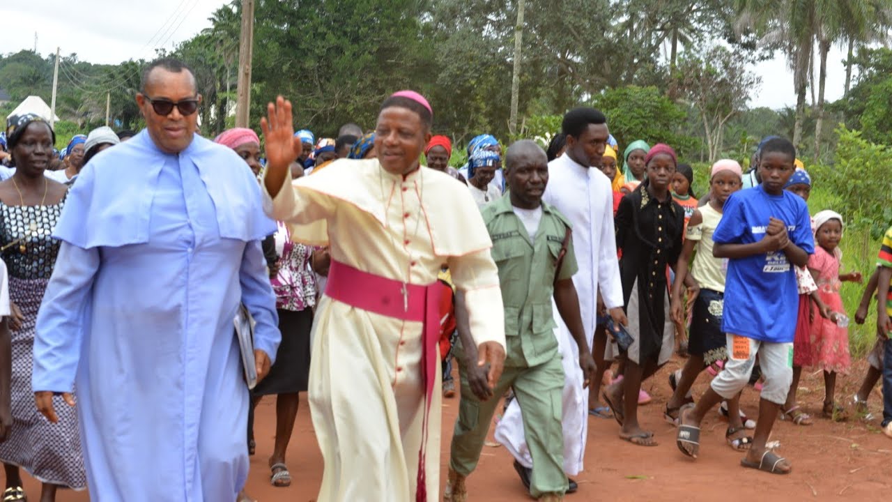 Pastoral Visit to St. Joseph's Parish, Amutenyi - Obollo :   Bishop Onah's Arrival