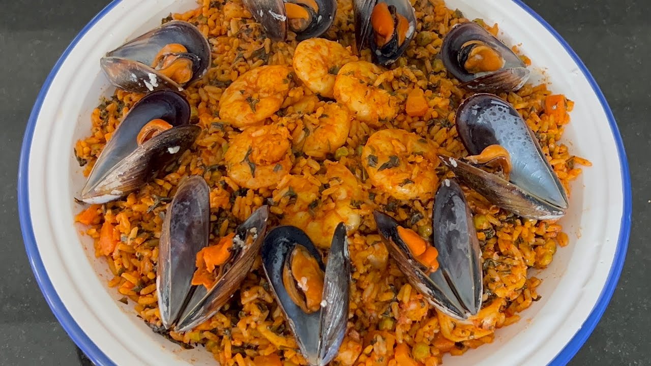 روز جربي بالخضار و بغلال البحر بنة ولا أروع 😋😋riz jerbien aux légumes et fruits de mer
