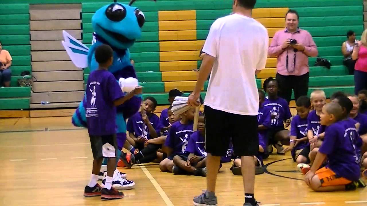 Charlotte Hornets visit Coach Rhodes Campers