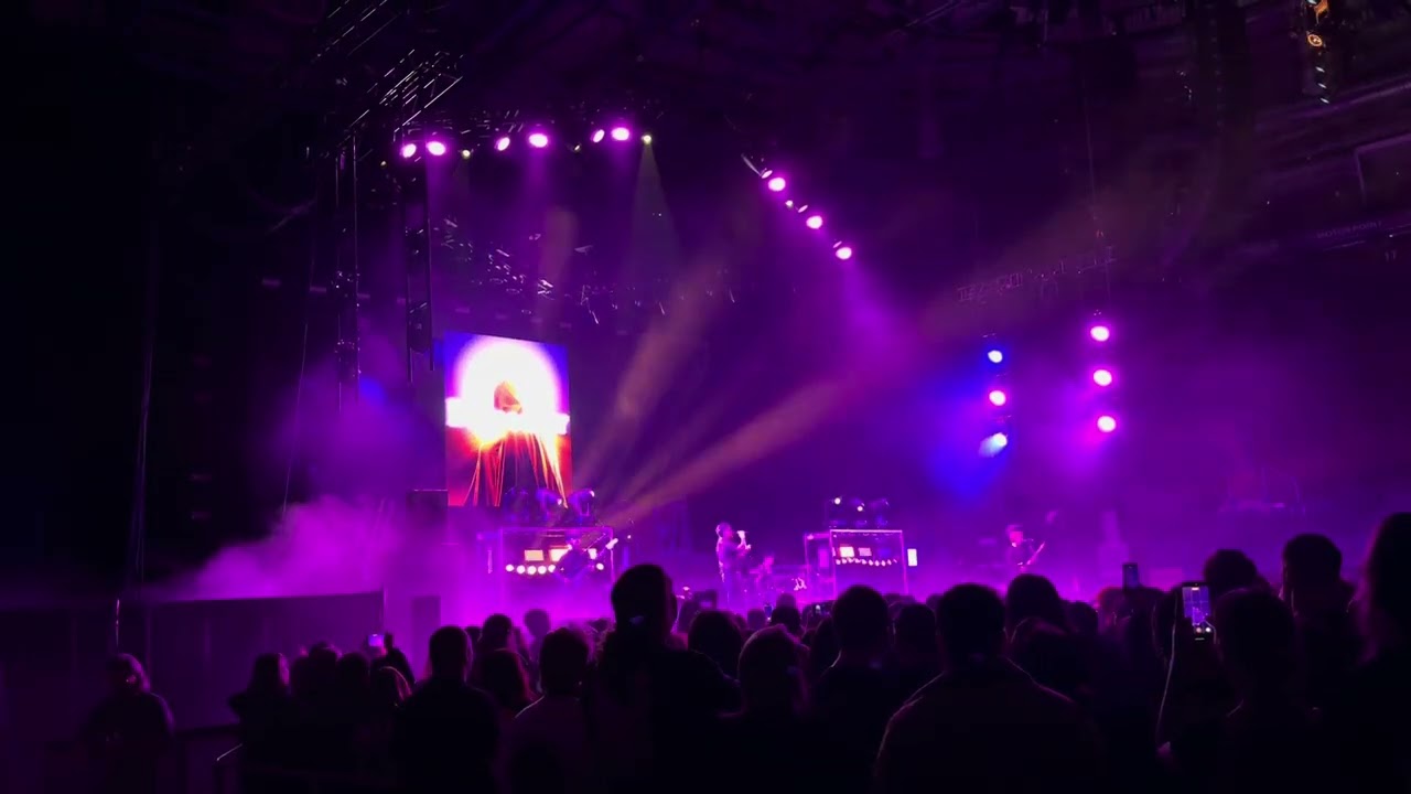 Crawl back to my coffin - Dayseeker live at the Nottingham Motorpoint Arena 6/2/26