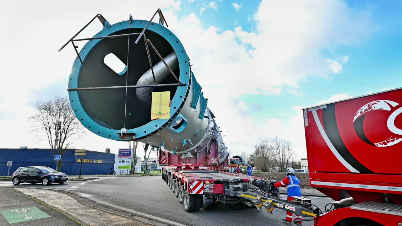 Convoi exceptionnel : Capelle transporte 4 colonnes de 45 m et 150 t