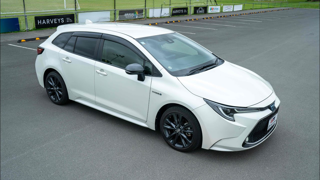 2020 Toyota Corolla Touring Hybrid WxB walk around