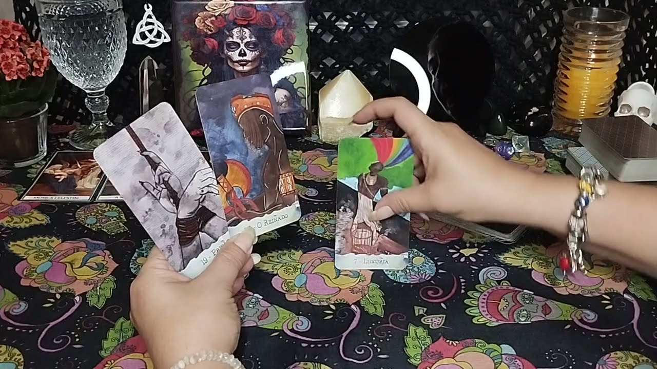 🤯ESSA PESSOA ESTÁ PENSANDO MUITO EM VOCÊ NO DIA DE HOJE. #cartomante #tarot #oraculista