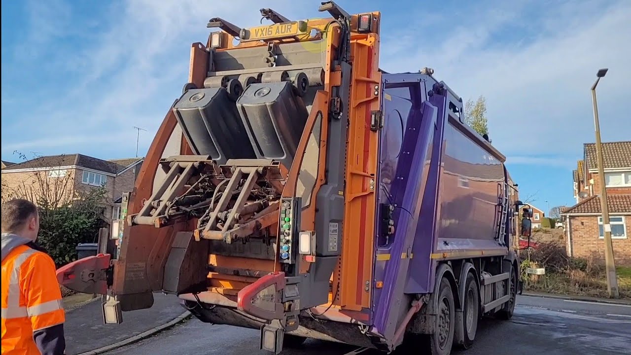 Dennis Elite 6 Refuse Truck on General waste, AUR