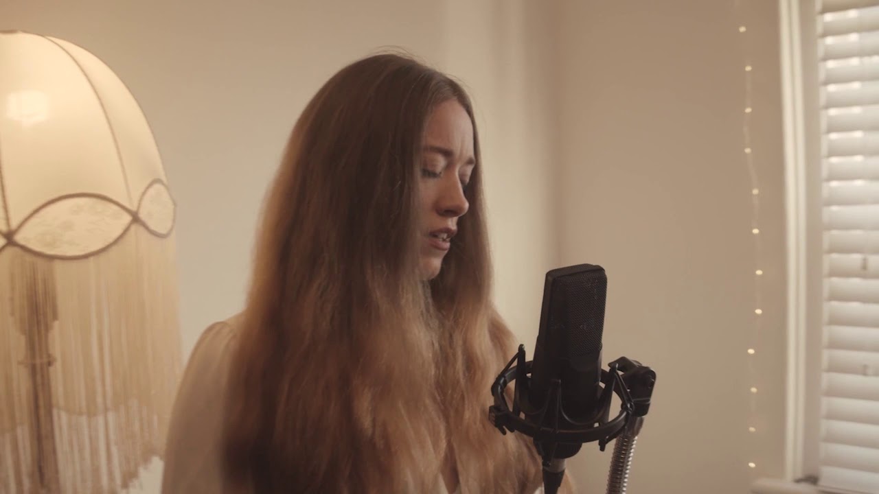 Loretta Miller performing Leonard Cohen's 'Anthem'