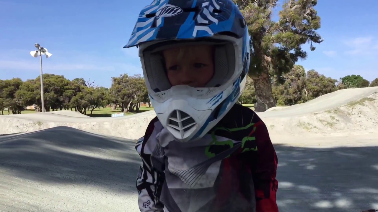 3 year old Balance bike Early Rider kids BMX crash strider