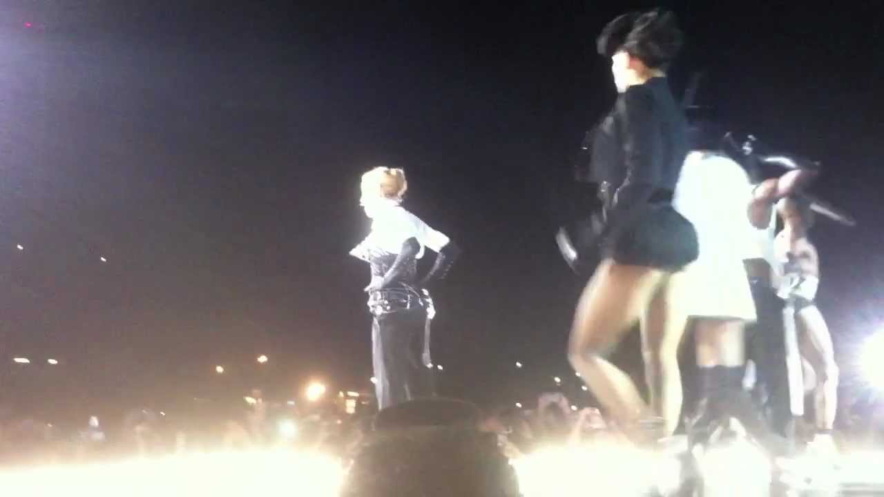 Madonna Vouge Front Row HD  MDNA tour Tel Aviv 31.05.2012