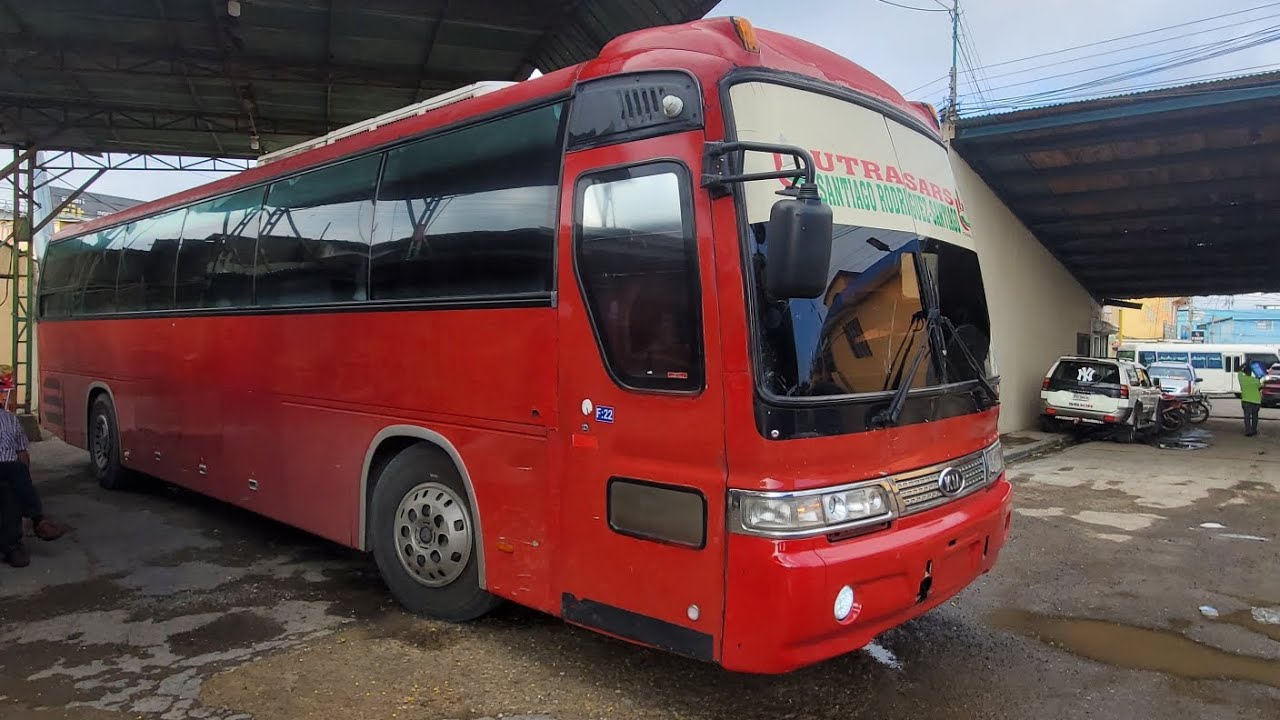 Salidasl de Autobuses UTRASARS Santiago Rodriguez