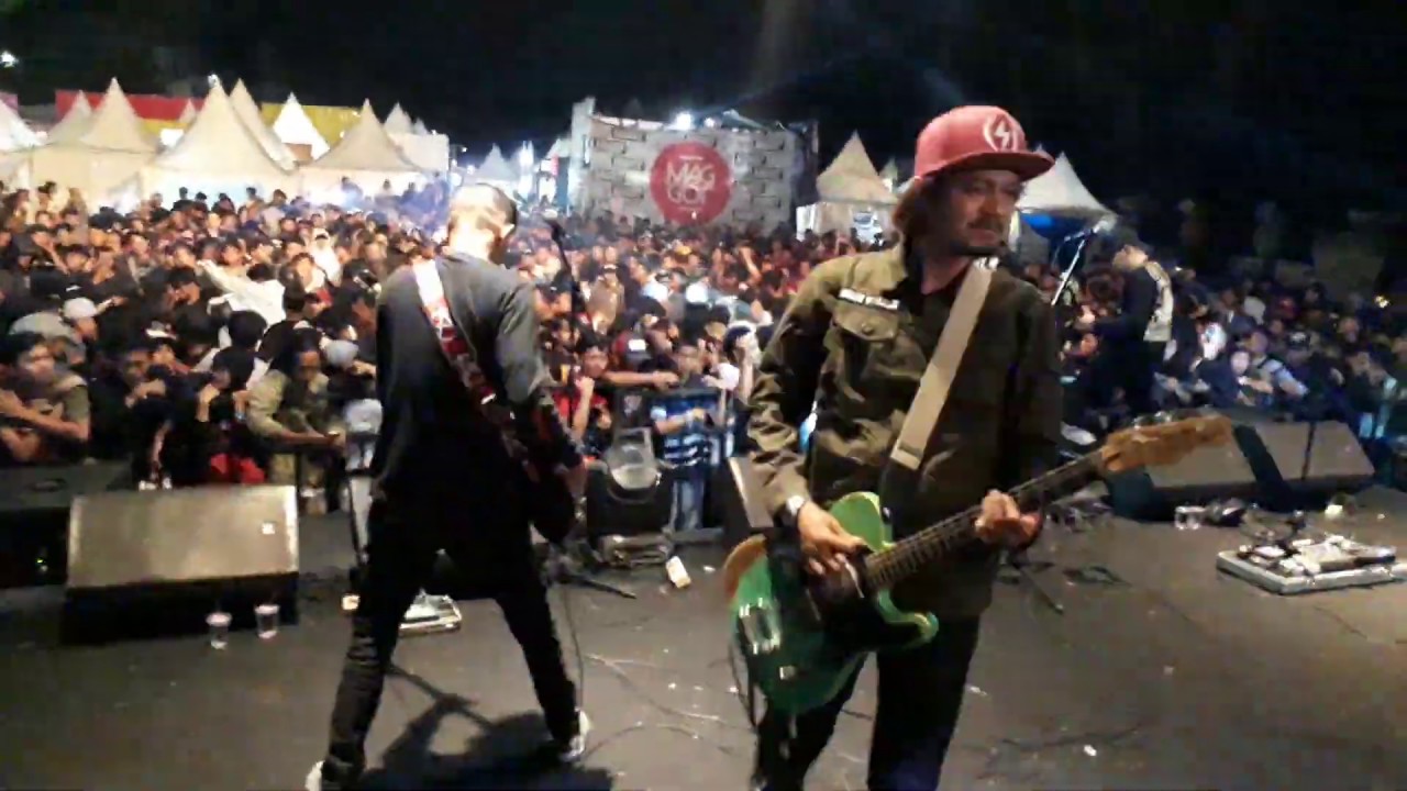 Superiots - Harapan Takkan Mati Disini LIVE Semarang