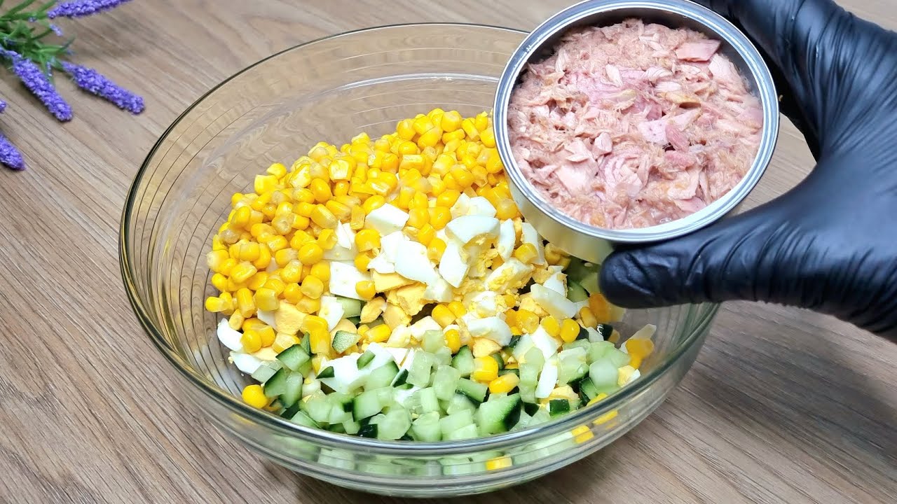 Все покупают КОНСЕРВИРОВАННОГО ТУНЦА, увидев этот рецепт! Дешевый и вкусный САЛАТ!Готовлю через день