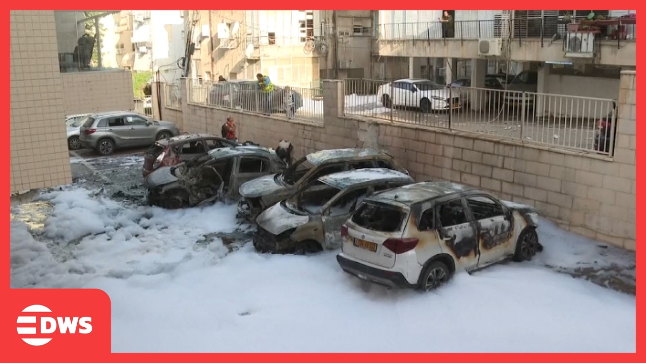 СМОТРИТЕ: Последствия ракетного удара в Петах-Тикве, Израиль | Видео с места событий и отчет о ра...