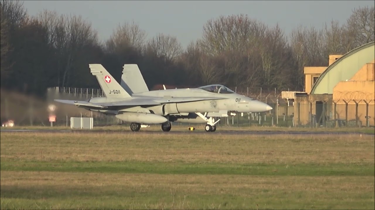2x AWESOME PERFORMANCE CLIMB'S by F-18's J-5015 and J-5011 at RAF Leeming, 28th November 2024.