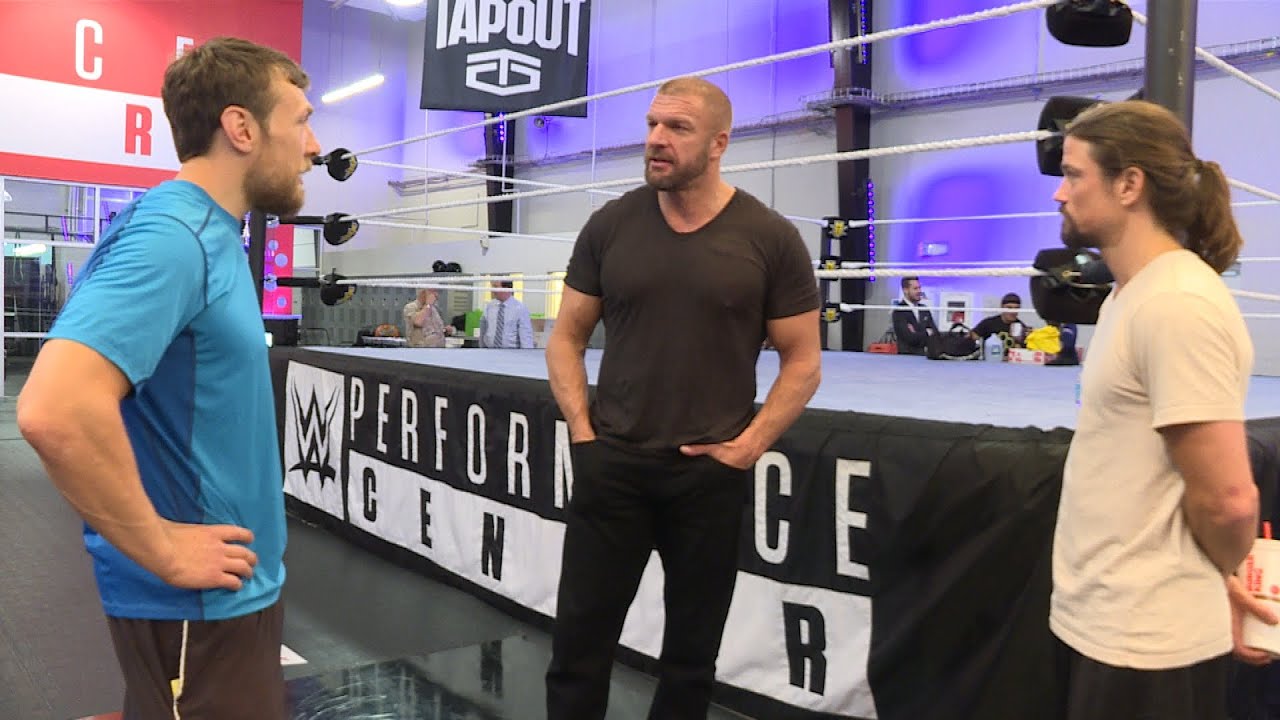Daniel Bryan meets the Cruiserweight Classic competitors: June 22, 2016