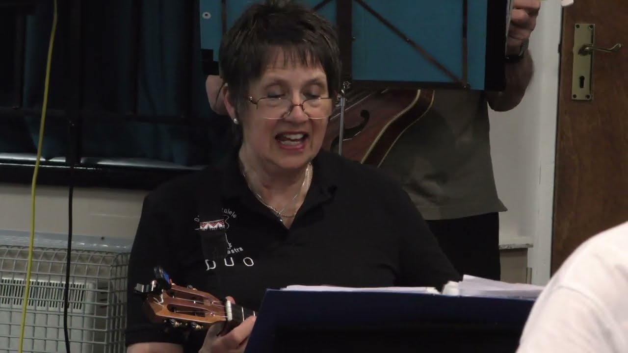 Danetre Ukulele Orchestra (FILM 1)   Byfield, Beatles Medley & Can't Take My Eyes Off you
