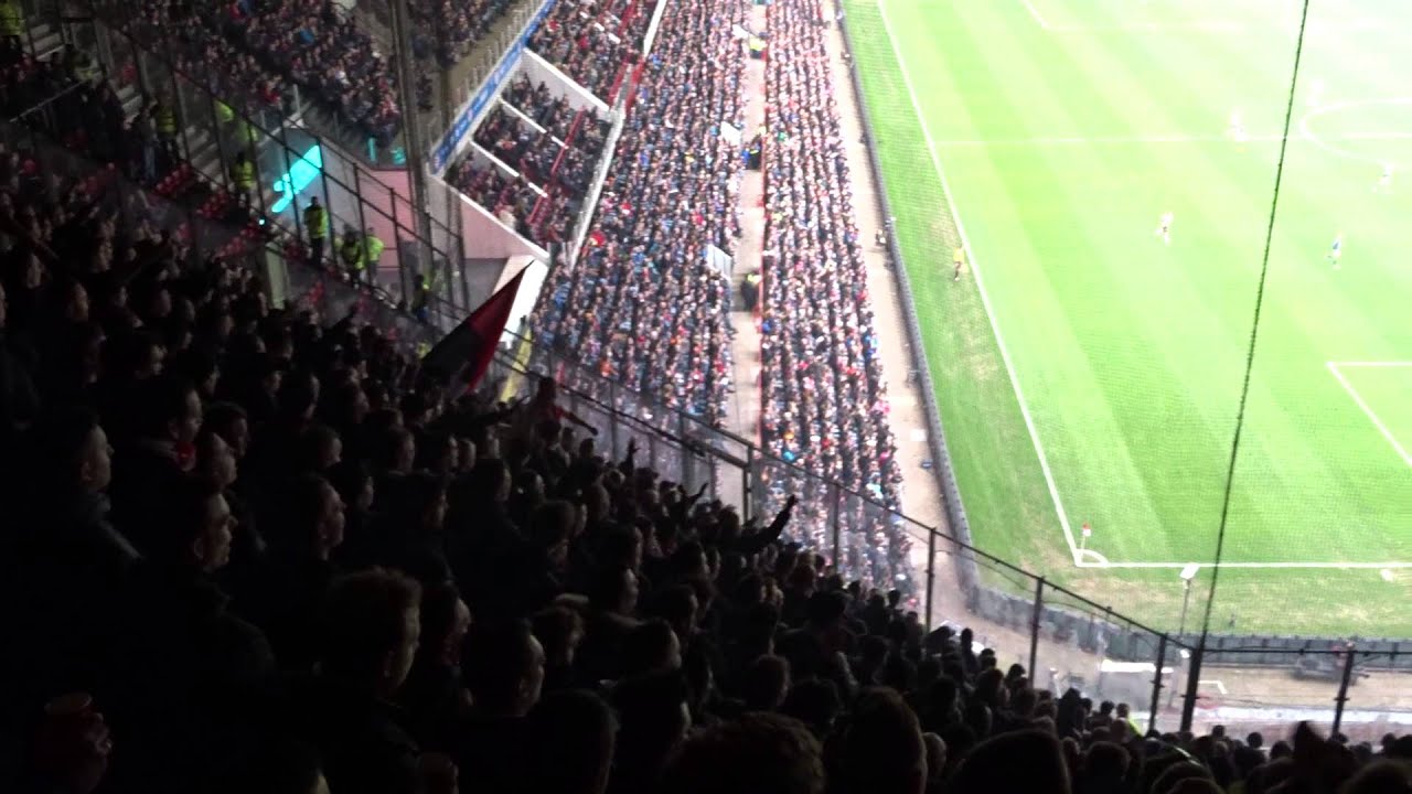 PSV - AJAX 1-3-2015 (1-3) : Sfeer uitvak/VAK410 in vuur en vlam