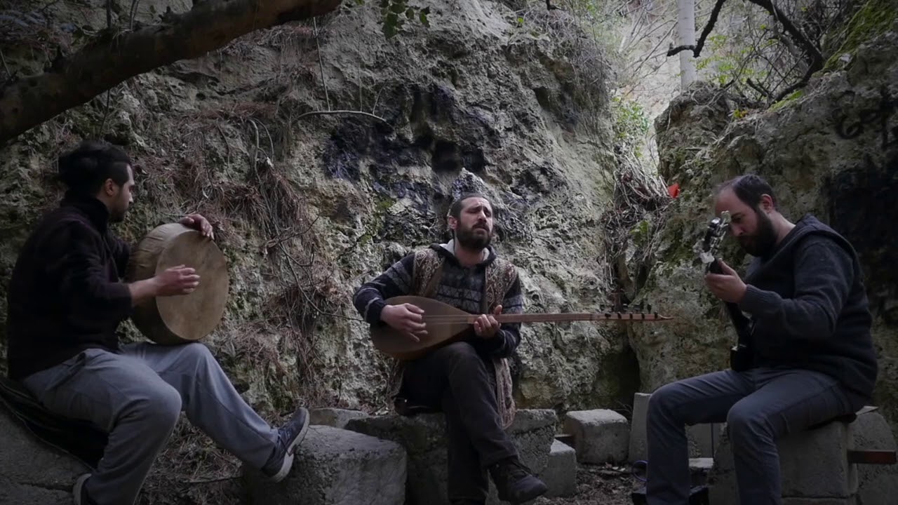 KUAN · İsfahan'da bir kuyu var (yayınlanmamış eskilerden)