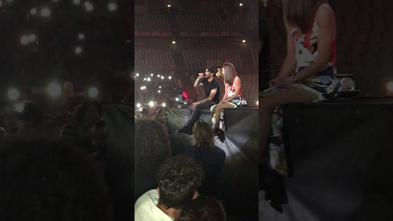Fabrizio Moro feat Bianca Guaccero LIVE PALALOTTOMATICA 26/05/2017 - E' più forte l'amore