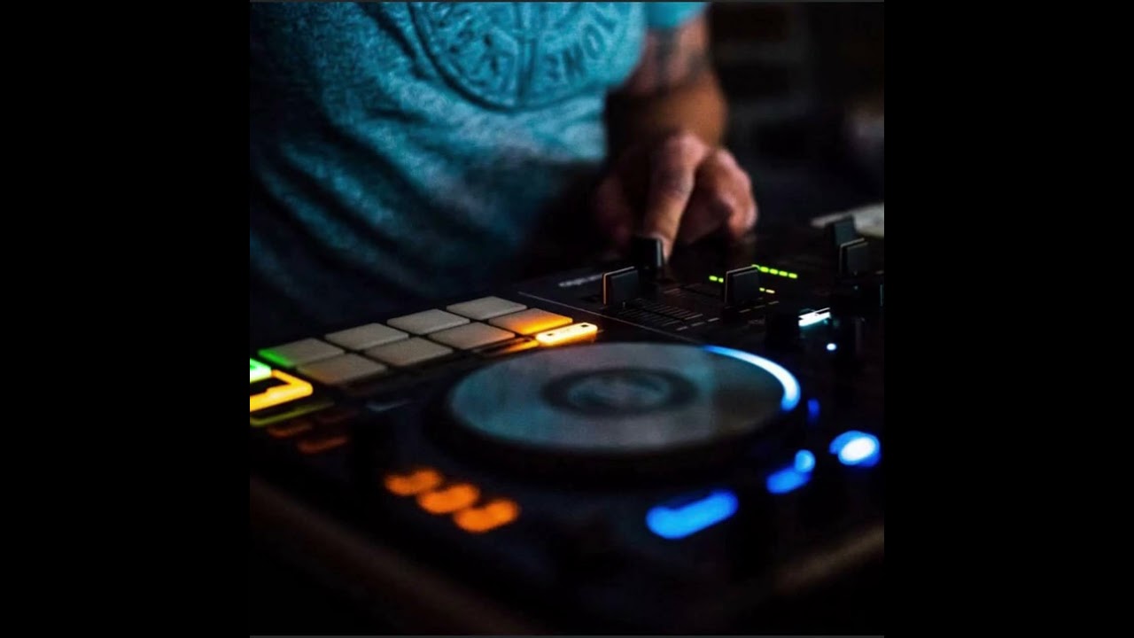 Daniela Alfinito Mix DJ Jochen.￼