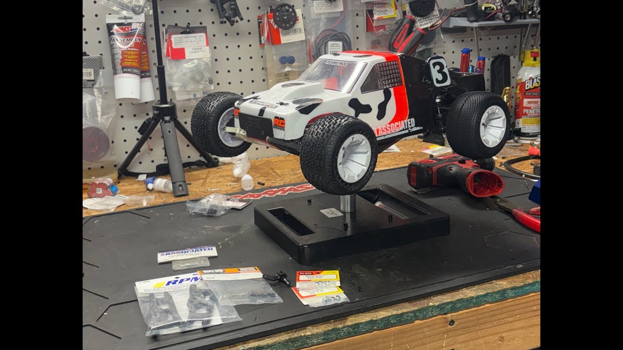 Rynks is live! Built associated tough! With traxxas stuff? Rc10t gets repaired and some new parts