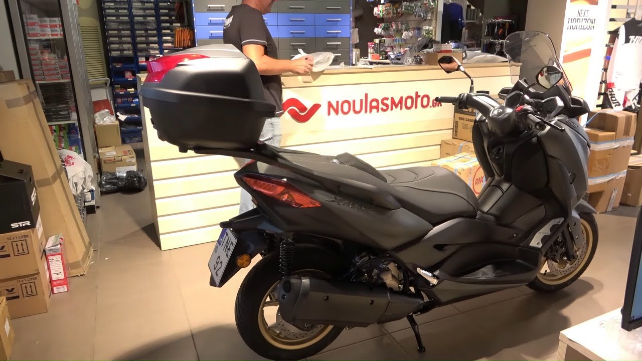 YAMAHA XMAX 300 rear rank and top box installation