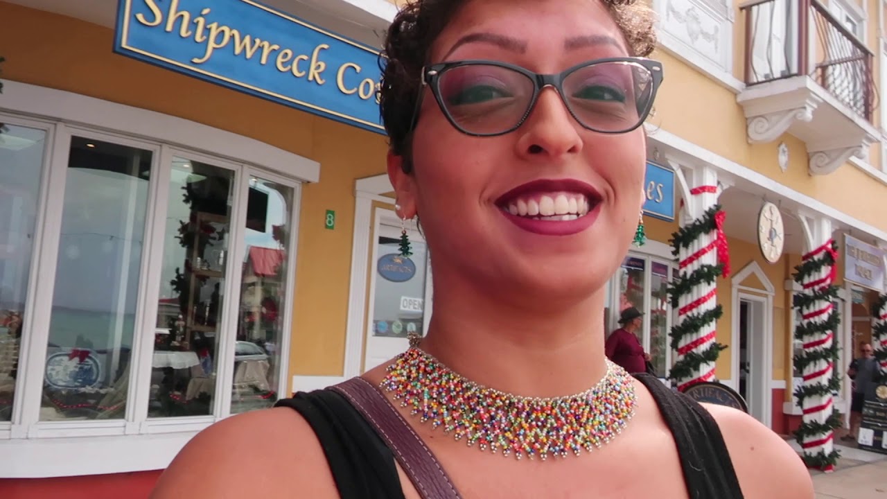 What is Christmas Shopping like in the Cayman Islands? :: George Town Shopping Tour :: VLOGMAS DAY 4