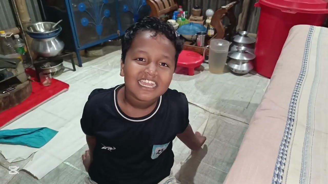৮ রোজা শেষ হয়ে গেল।  ছেলে মেয়ে কে নিয়ে দিন গুলো খুব আনন্দে কাটাচ্ছি। 😊😊😊