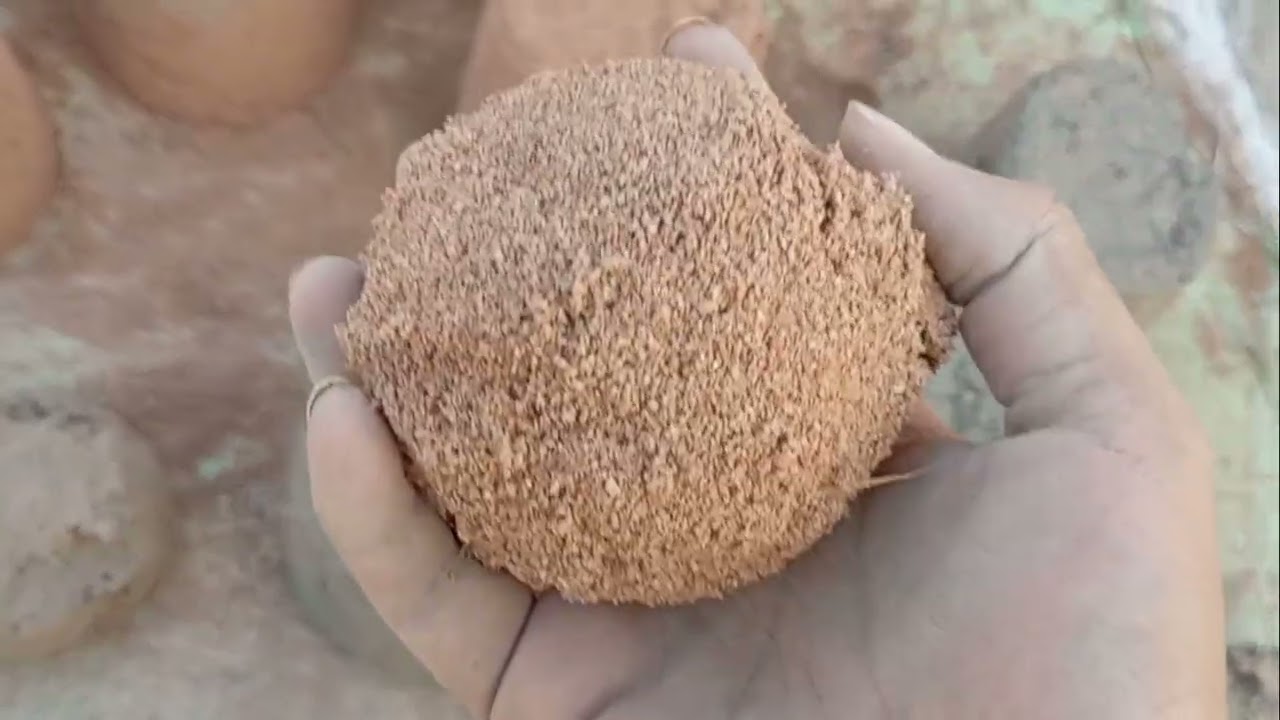 Red dirts are ready to crumbling 🤗 pure sandyy texture rock 🪨clay 🤯