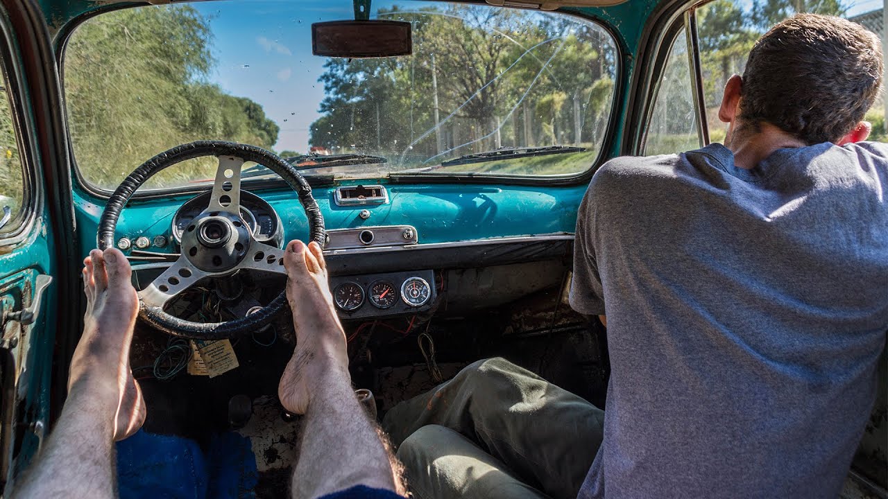 MANEJANDO CON LOS PIES Y LAVADO EXTREMO AL FIAT 600 - Radialero Team