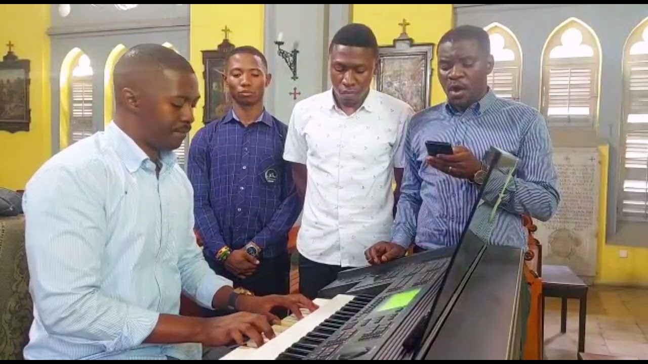 Tazama The Tenors wakiimba Wimbo wa Ingekuwa Heri Leo By Beatus Idama.