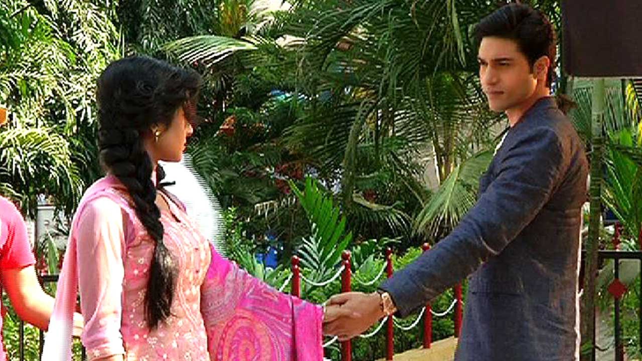 Rajat & Anushka Miss Eachother