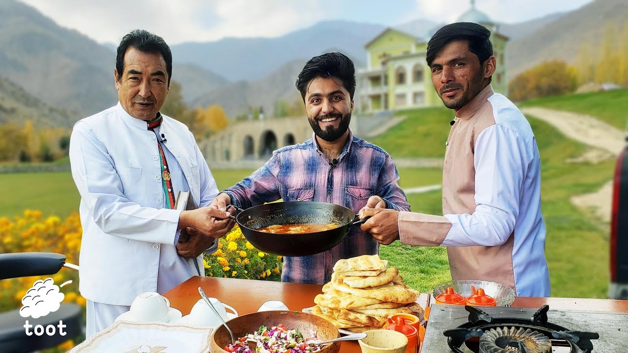 اولین قسمت برنامه مهمانی سیار - رمضان بشردوست قصه های ۲۰ سال جمهوریت را روایت میکند