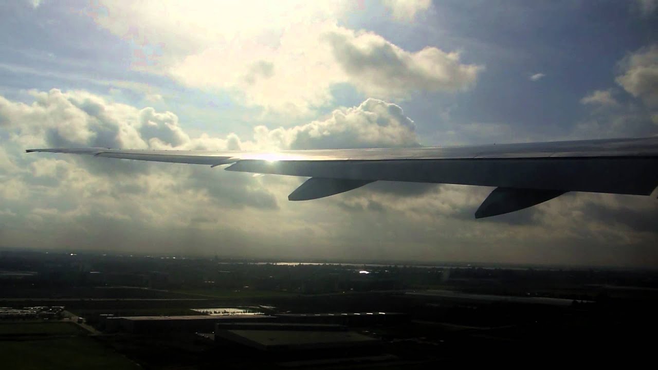Garuda Indonesia GA088 PK-GIC B777-3U3(ER) 16OCT14 Amsterdam to London LGW, Take off AMS RWY 24