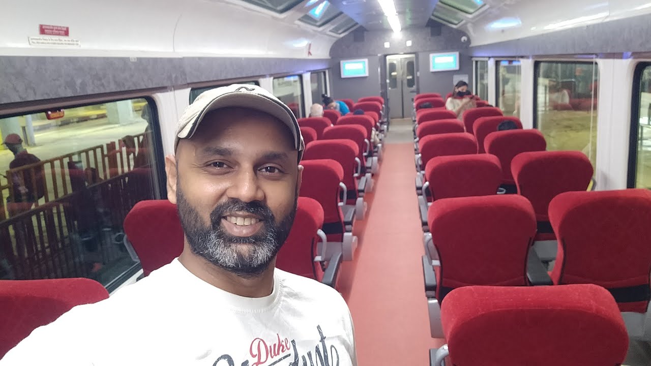 Mumbai to Pune Deccan Express | Vistadome coach | Beautiful Khandala Ghat