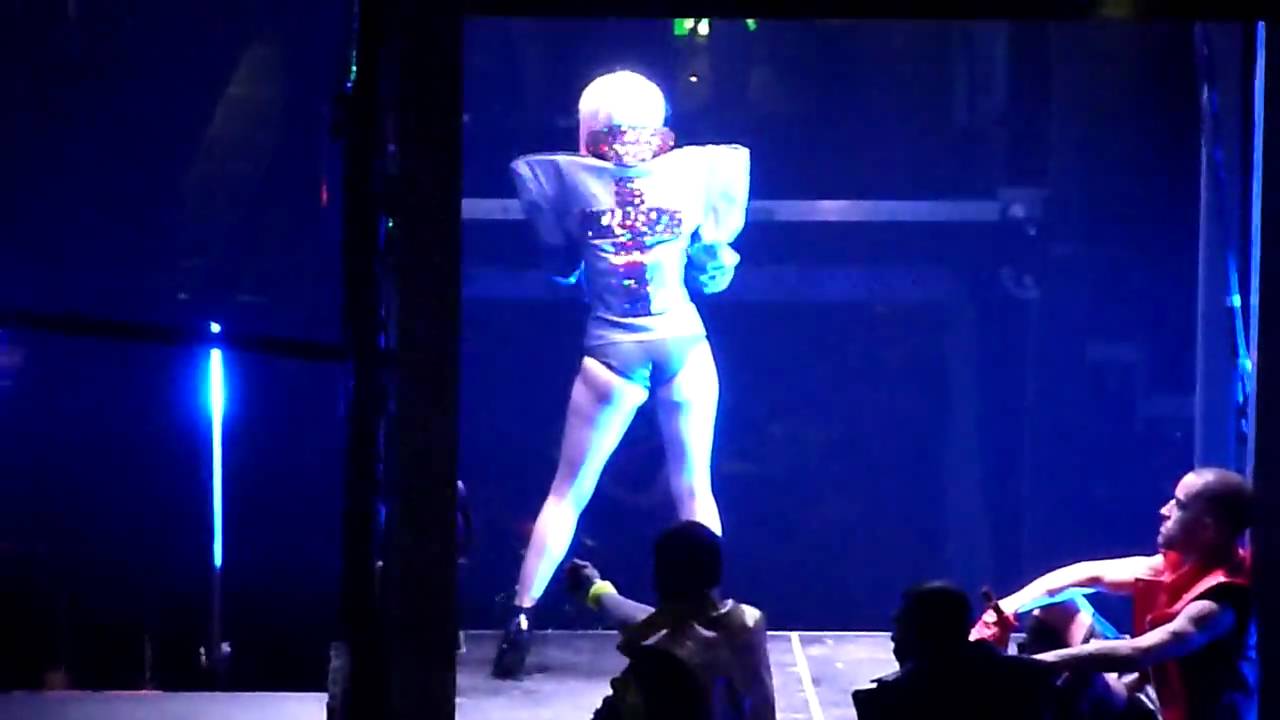 [HD] Lady GaGa - Dance In The Dark - Live At Manchester MEN Arena 2010