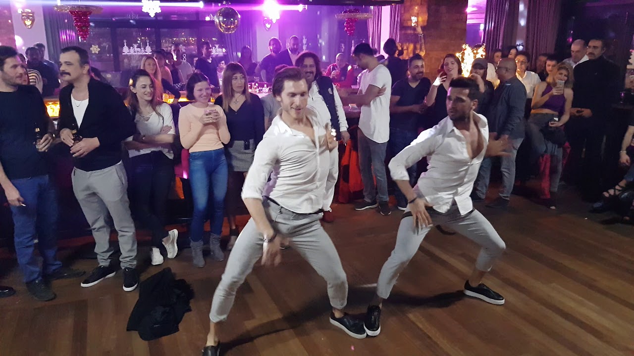 Onur Alp Sancaktar ve Ömür Abay - Reggaeton Show - Salsa Magazin