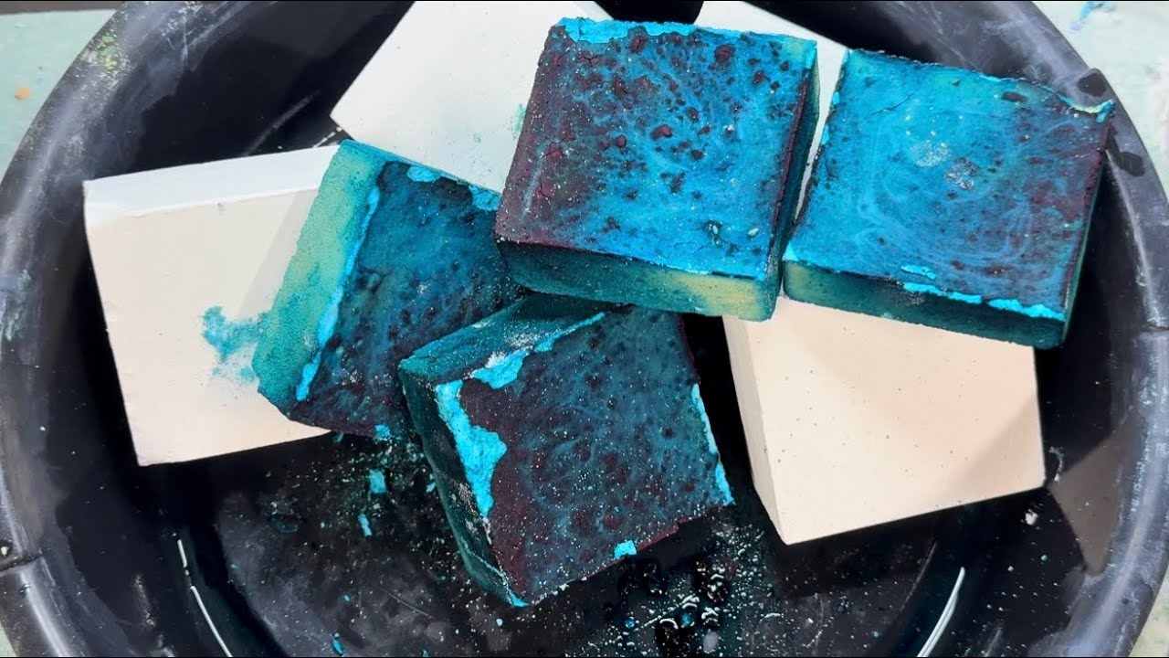 Deep Blue + Plain Jane Crispy Soft Gym Chalk Crush 