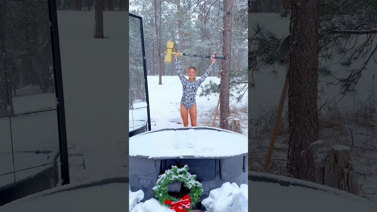 Merry Christmas! 🎄 #icequeen #christmas #christmascountdown #icebath #coldplunge